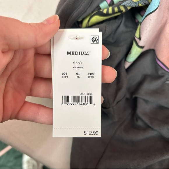 NWT Gray Blossom Dumbo The Flying Elephant Cut Off Tee-Disney - Picture 3 of 7